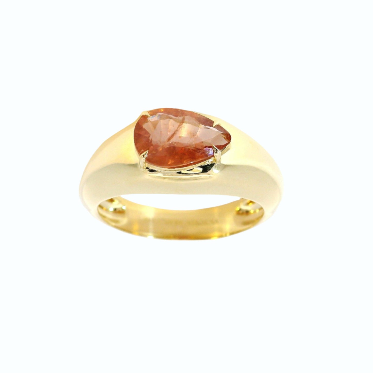 Bobby - Padparadscha sapphire