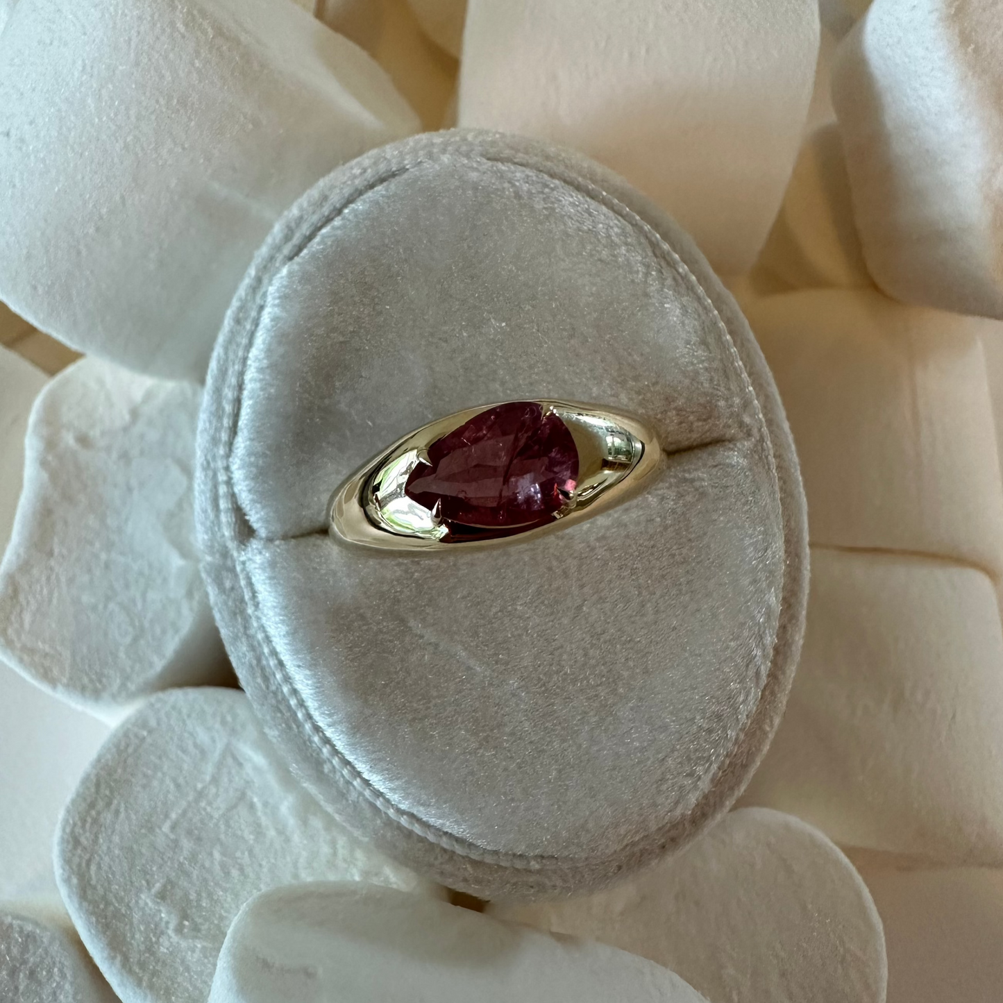 Bobby - Padparadscha sapphire